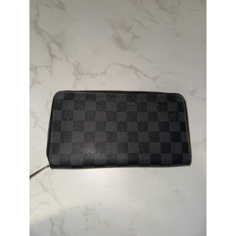 Louis Vuitton Damier Graphite Long Wallet - Excellent Condition with Dustbag